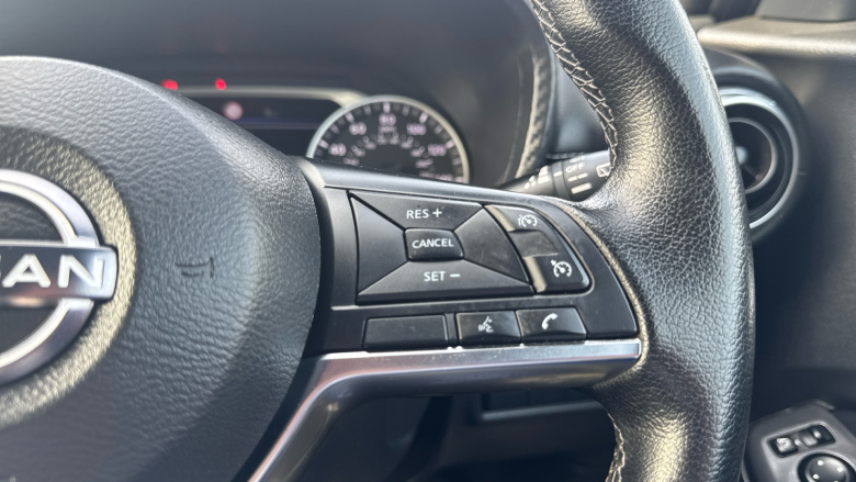 Nissan Juke 1.0 DiG-T 114 N-Connecta 5dr Petrol Hatchback